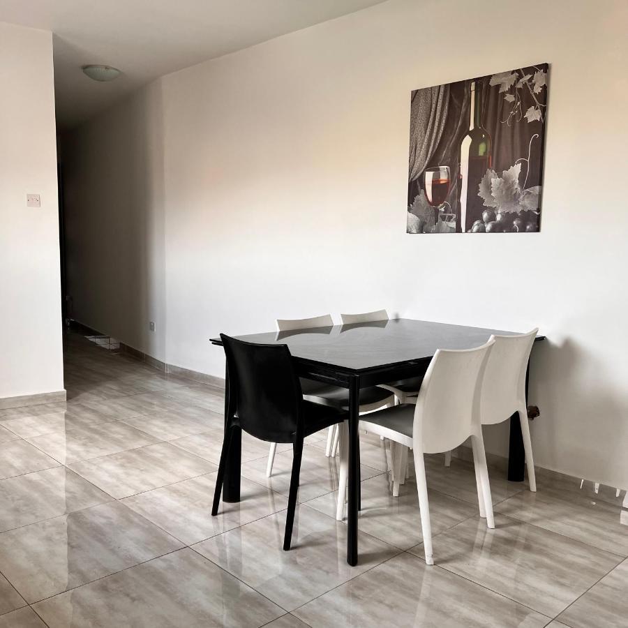 F5 Room 1, Private Double Room With Private Bathroom And Balcony In Shared Flat Msida Esterno foto