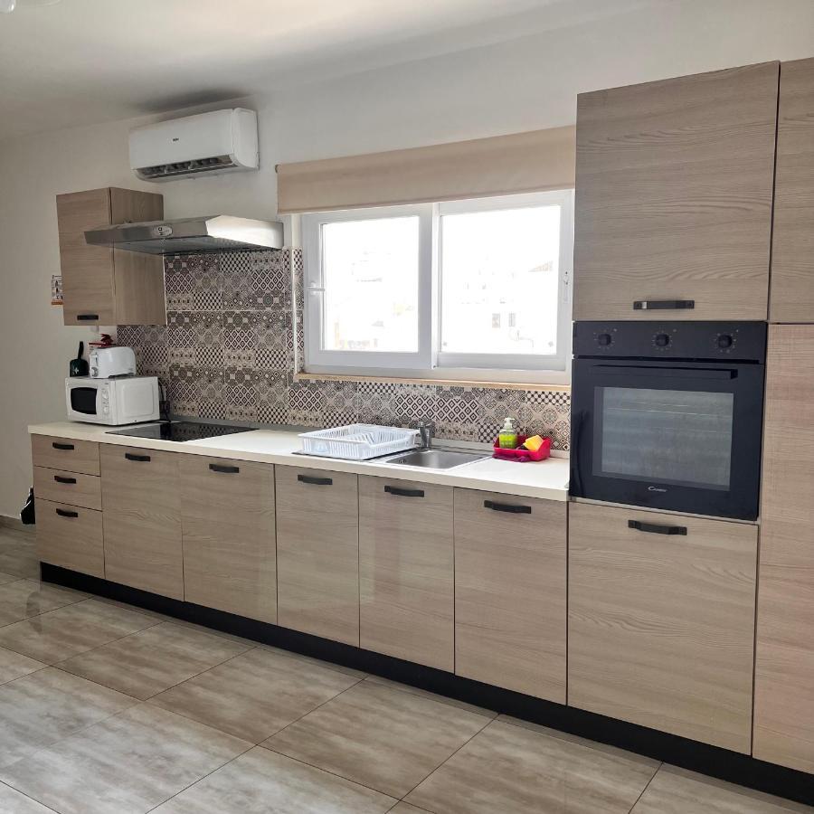 F5 Room 1, Private Double Room With Private Bathroom And Balcony In Shared Flat Msida Esterno foto