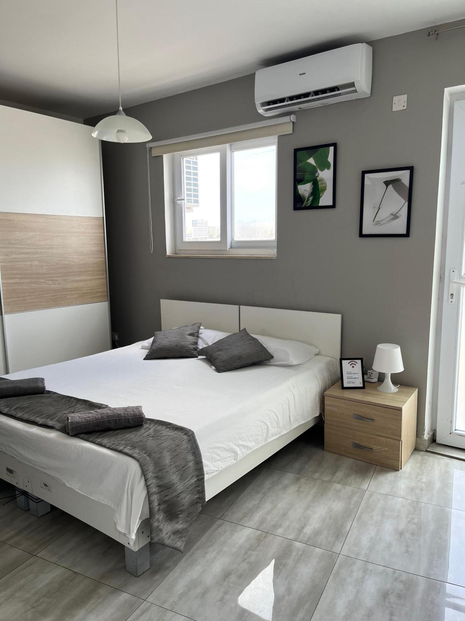 F5 Room 1, Private Double Room With Private Bathroom And Balcony In Shared Flat Msida Esterno foto