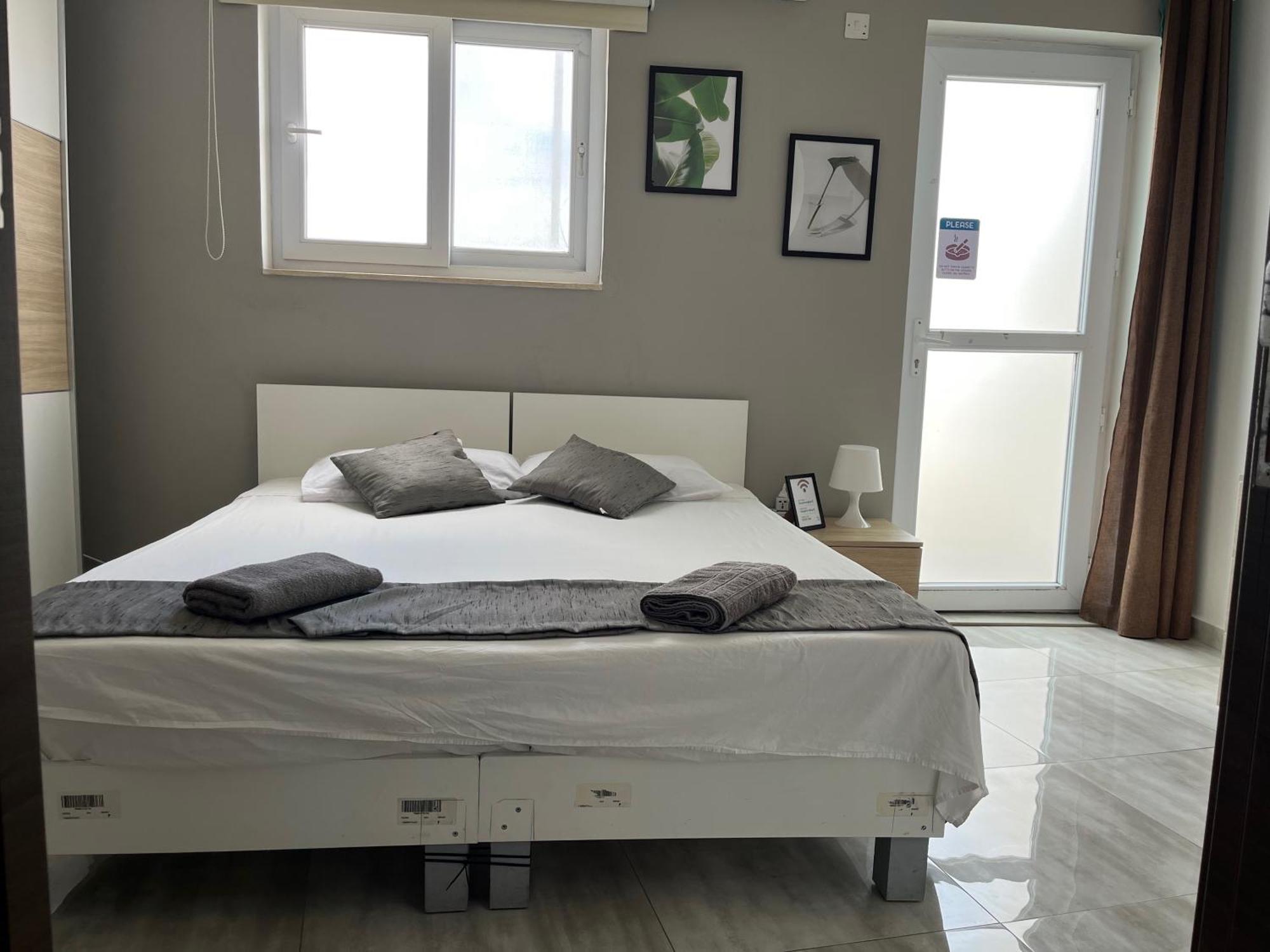 F5 Room 1, Private Double Room With Private Bathroom And Balcony In Shared Flat Msida Esterno foto